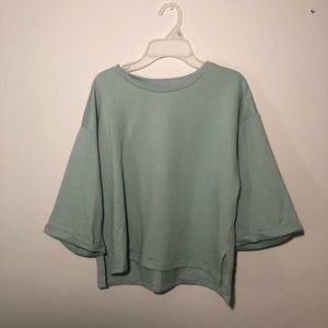 Cropped wide sleeved blue/green t shirt!